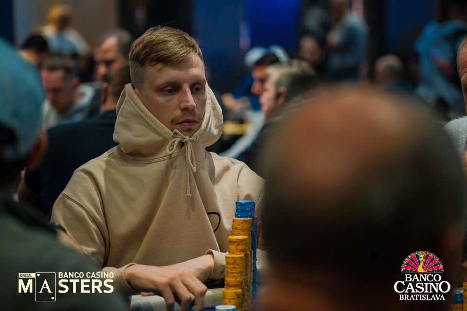 Banco Casino Masters #34: Last 16 players left - Andrej Desset chip leader!